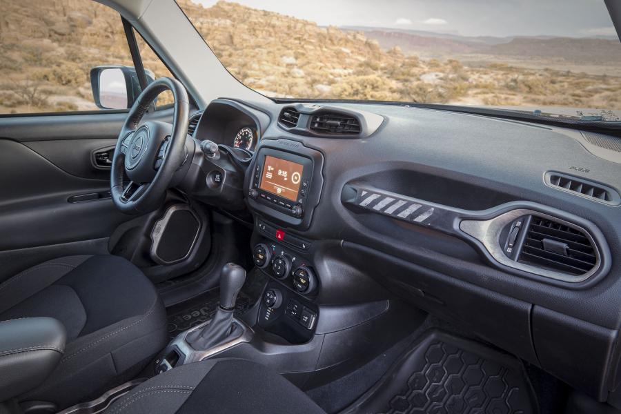 Интерьер Jeep B-ute Concept (BU) 2018 года  (фото 7 из 30)